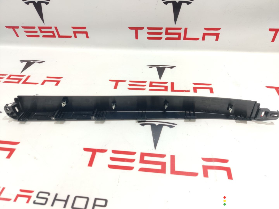 1035982-00-D Накладка багажника Tesla Model X 2016г. - фото №2