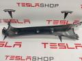 1037904-00-E, 1037905-00-E Накладка крышки багажника Tesla Model X 2016г. - фото №2