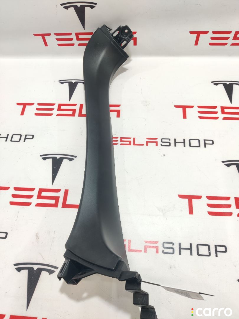 1037902-00-E, 1037903-00-E, 1037903-50-E Накладка крышки багажника Tesla Model X 2016г. - фото №1