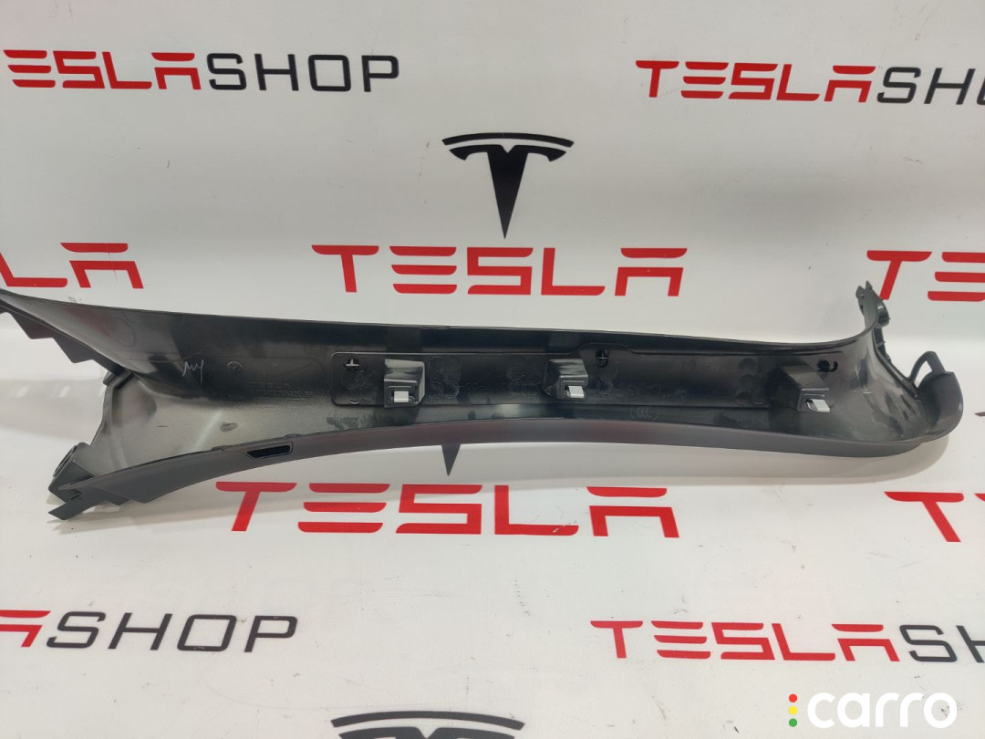 1037902-00-E, 1037903-00-E, 1037903-50-E Накладка крышки багажника Tesla Model X 2016г. - фото №2