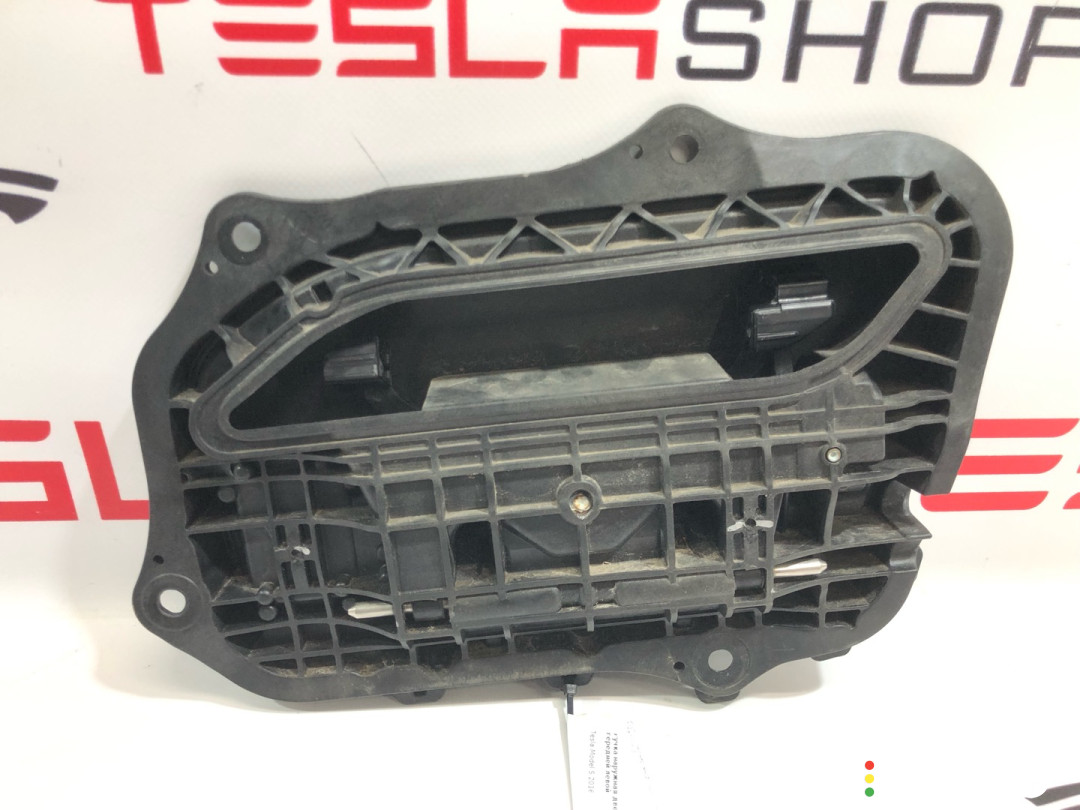 1007373-00-M ручка наружная двери передней левой Tesla Model S 2016г. - фото №1