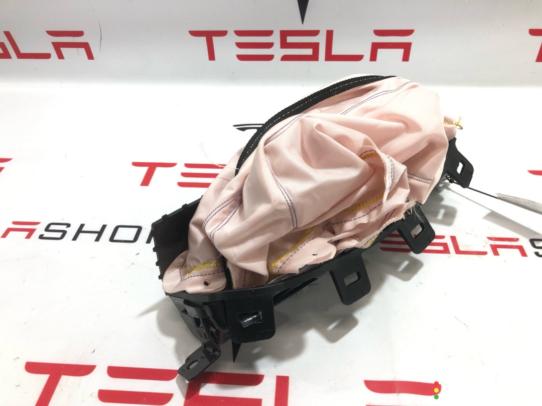 1005260-00-H Подушка безопасности пассажира Tesla Model X 2016г. - фото №1