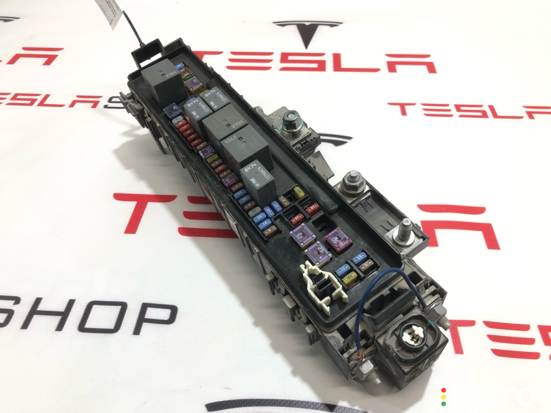 1034405-02-E Блок предохранителей передний Tesla Model X 2016г. - фото №1