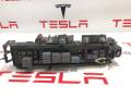 1034405-02-E Блок предохранителей передний Tesla Model X 2016г. - фото №2