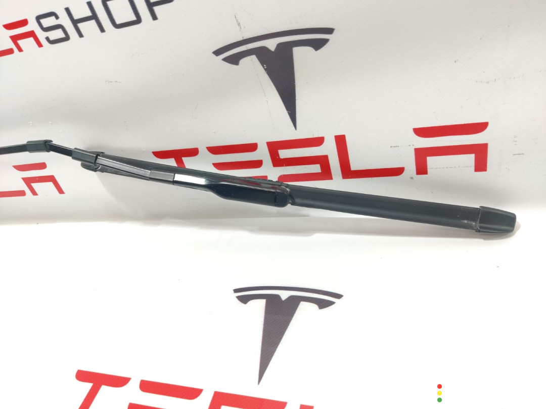 1046670-00-B щеткодержатель (поводок стеклоочистителя, дворник) правый Tesla Model X 2016г. - фото №2