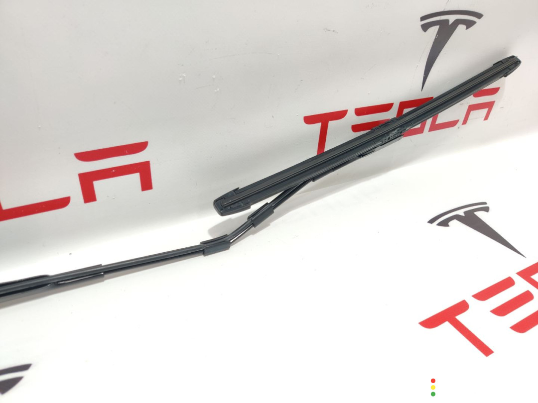 1046670-00-B щеткодержатель (поводок стеклоочистителя, дворник) правый Tesla Model X 2016г. - фото №5