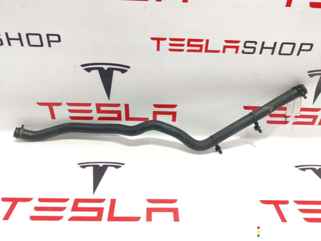 1476620-00-C Шланг системы охлаждения Tesla Model X 2016г. - фото №1