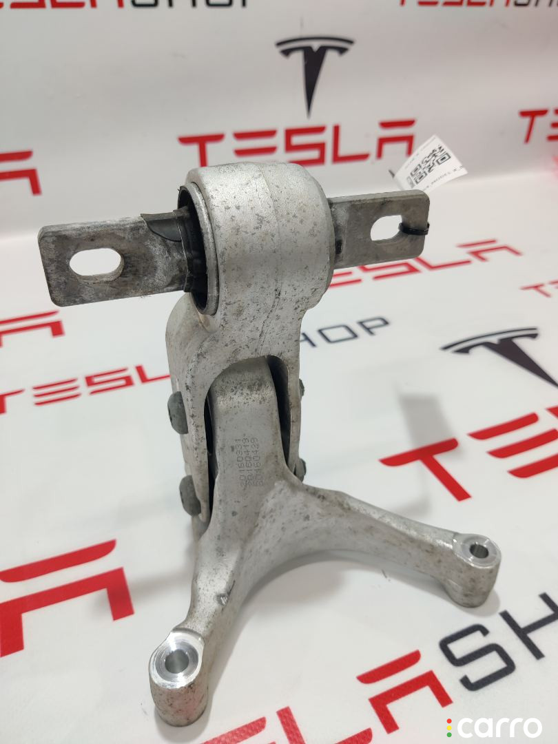 103530000E, 1035000-01-J, 1055368-00-G кронштейн двигателя левый Tesla Model X 2016г. - фото №1