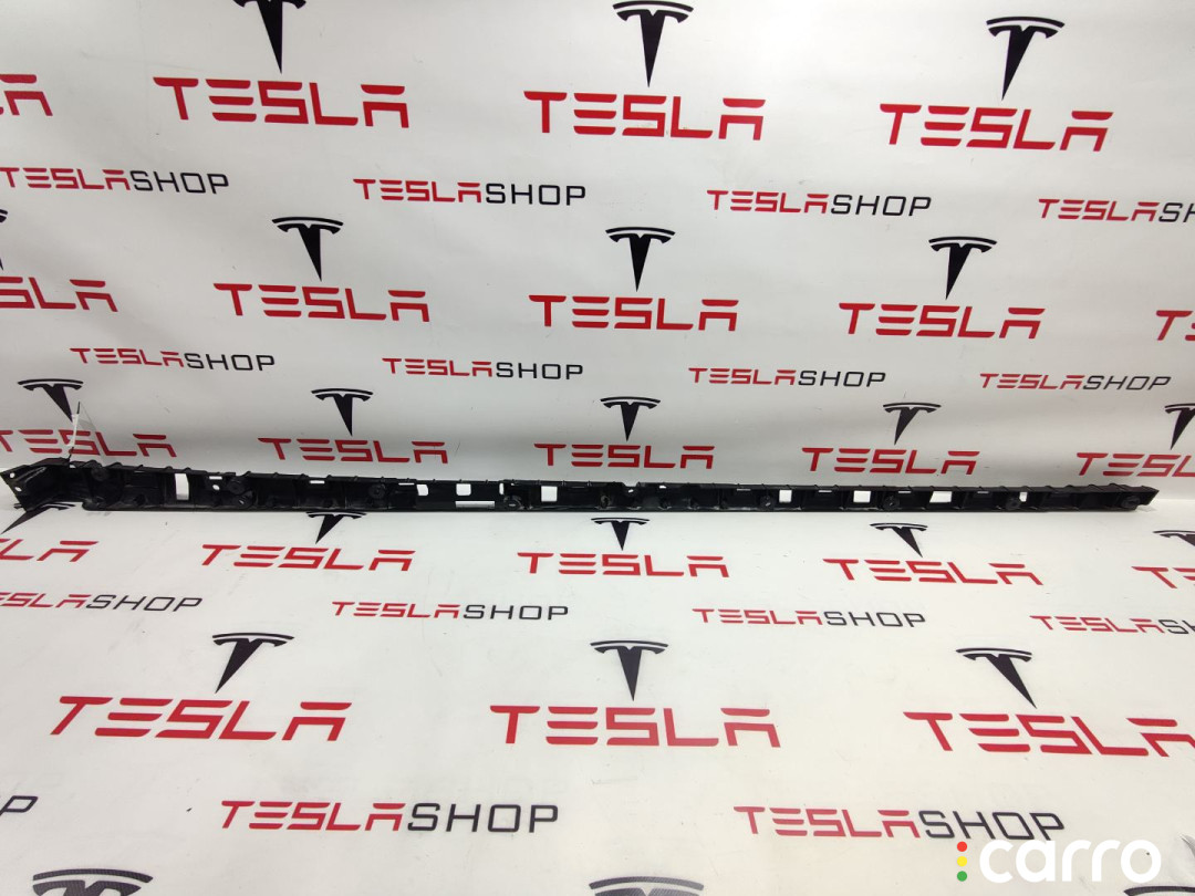 1046690-00-B Кронштейн накладки на порог левый Tesla Model X 2016г. - фото №4