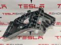 1043357-00-F, 1048807-00-A крепление фары (кронштейн фары) левой Tesla Model X 2019г. - фото №3
