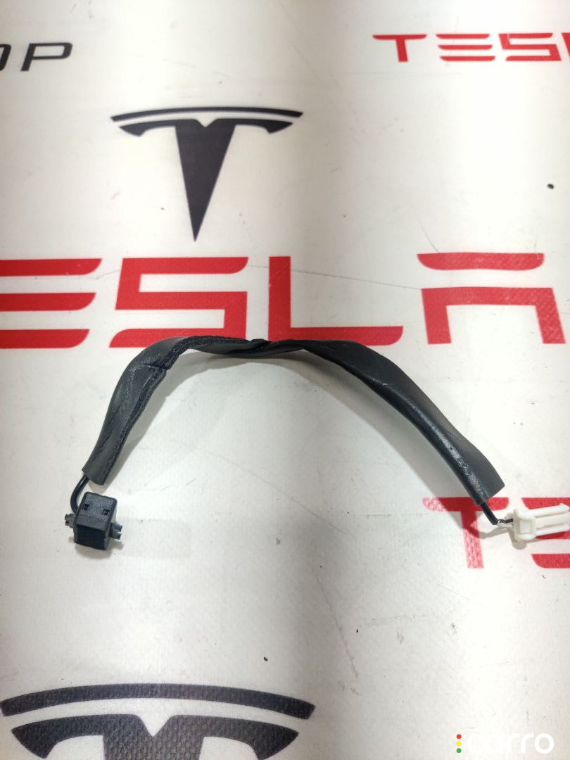 1047000-00-A микрофон Tesla Model X 2019г. - фото №1