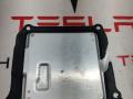 1050183-00-E модуль управления двери передней правой Tesla Model X 2019г. - фото №2