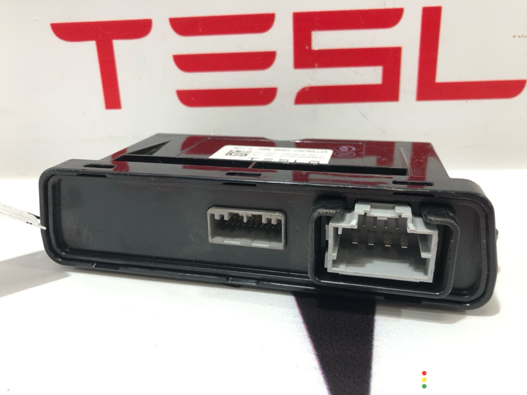1007618-00-E ЭБУ электронного стояночного тормоза Tesla Model S 2019г. - фото №2