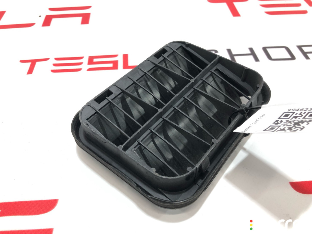 6007556, 1068034-00-C, 2F2A вентиляционный люк Tesla Model S 2019г. - фото №2