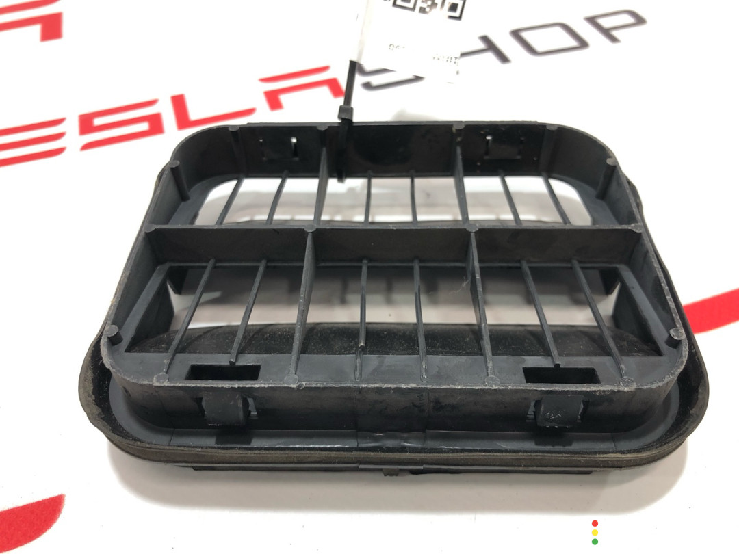 6007556, 1068034-00-C, 2F2A вентиляционный люк Tesla Model S 2019г. - фото №4