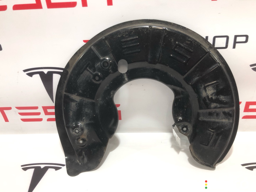 1027662-01-B Кожух тормозного диска Tesla Model X 2019г. - фото №2