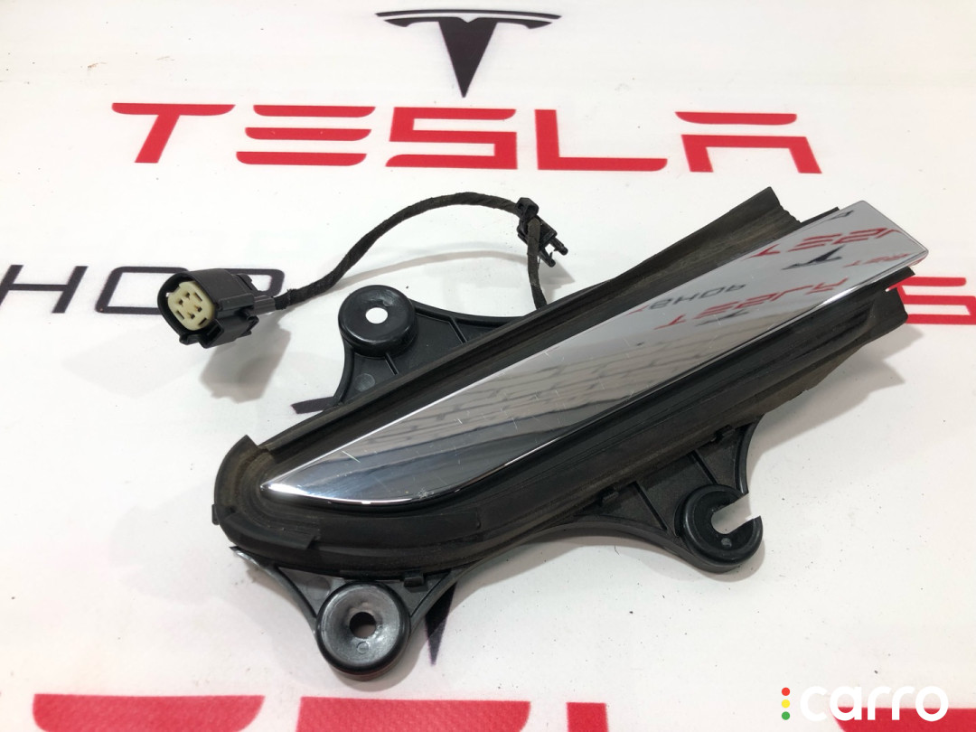 1035419-00-E ручка наружная двери передней правой Tesla Model X 2019г. - фото №1