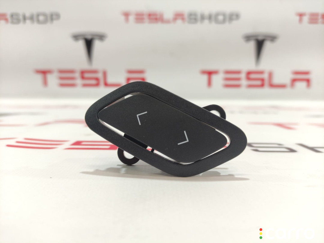 1066602-00-C, 1067121-00-B накладка боковая на сиденье задняя левая Tesla Model X 2017г. - фото №3