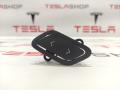 1066602-00-C, 1067121-00-B накладка боковая на сиденье задняя левая Tesla Model X 2017г. - фото №3