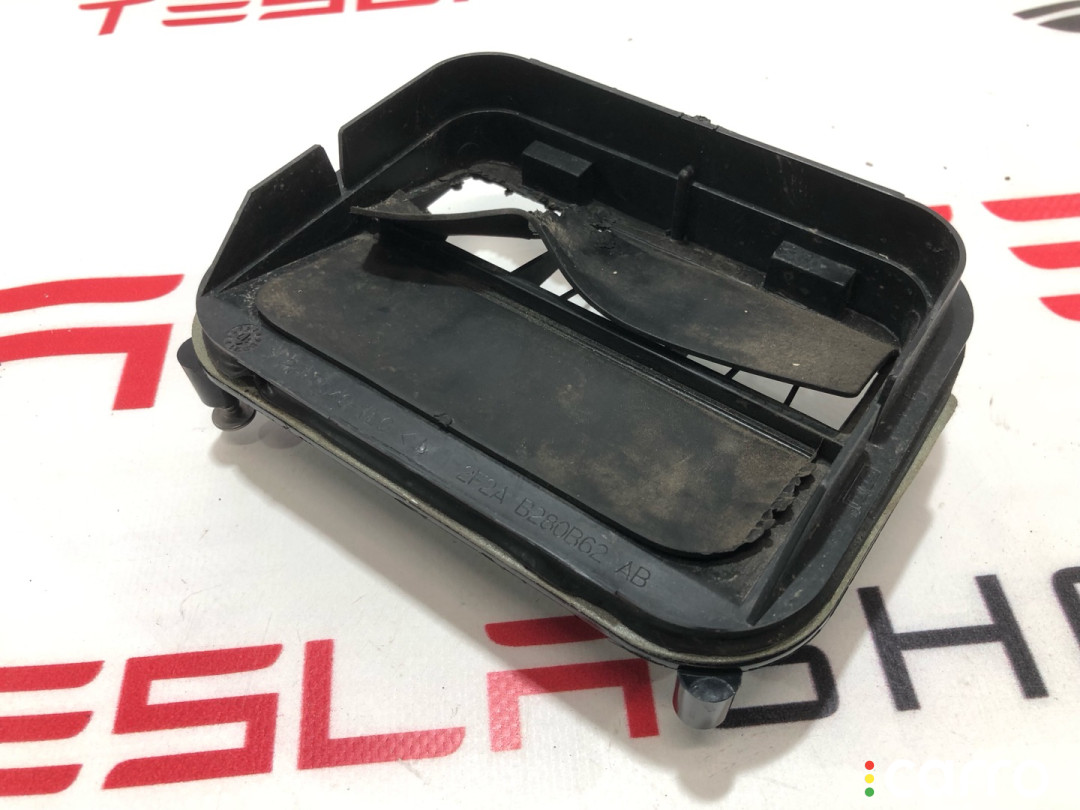 6007556, 1068034-00-C, 2F2A, B280B62 вентиляционный люк Tesla Model X 2019г. - фото №2