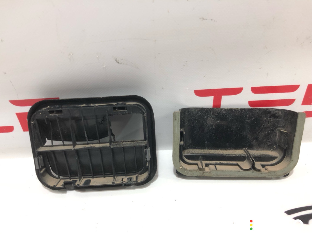 6007556, 1068034-00-C, 2F2A, B280B62 вентиляционный люк Tesla Model X 2019г. - фото №3