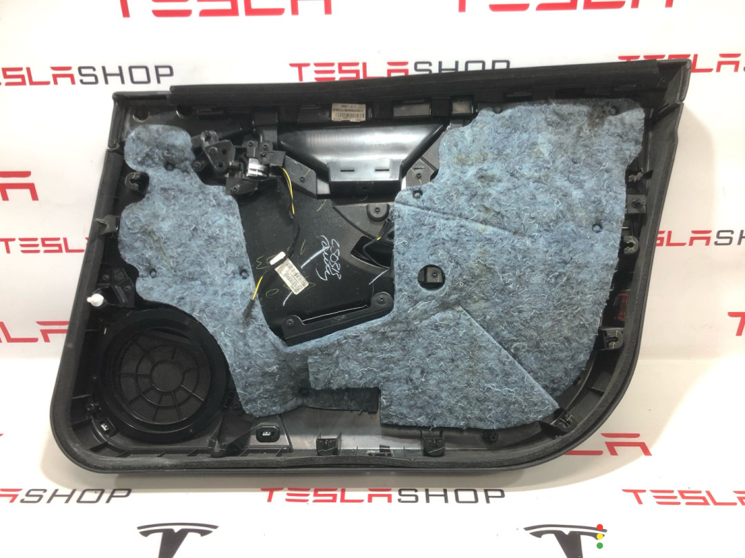 6006071-01-I обшивка двери передней левой Tesla Model S 2013г. - фото №4