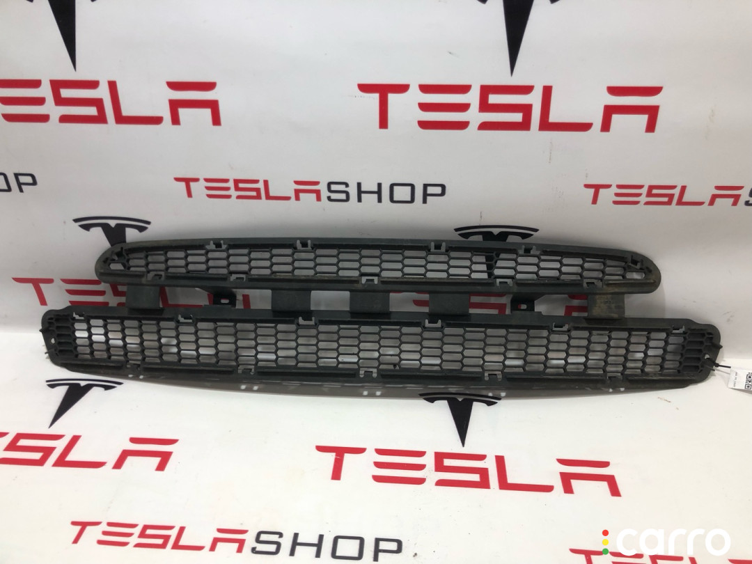 6008159 Заглушка (решетка) в бампер нижняя Tesla Model S 2013г. - фото №1