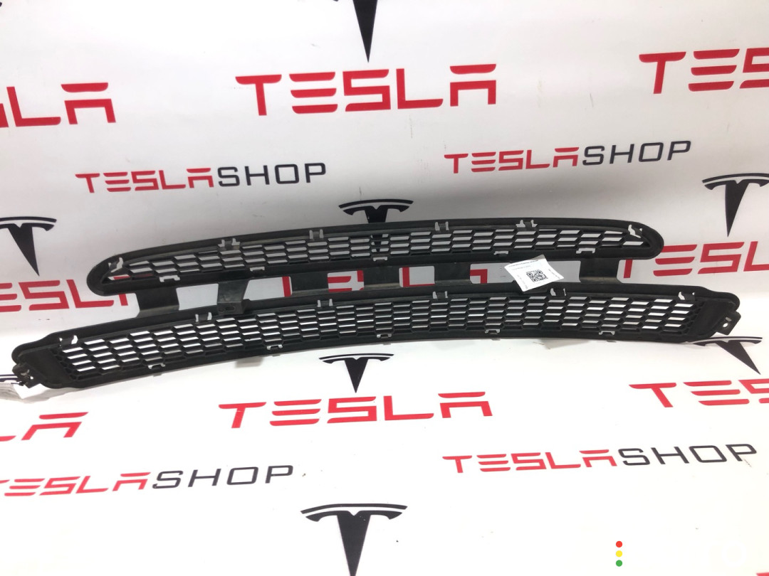 6008159 Заглушка (решетка) в бампер нижняя Tesla Model S 2013г. - фото №3