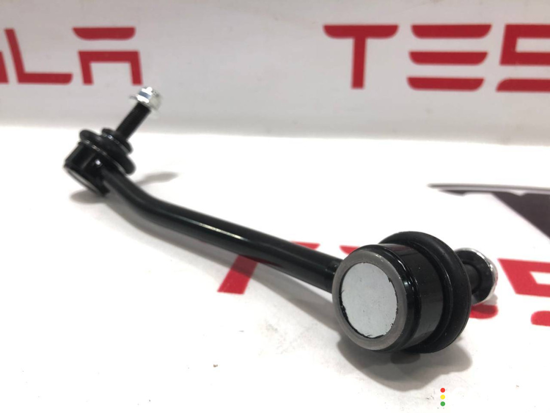 6007098-00-A стойка стабилизатора передняя левая Tesla Model S 2013г. - фото №1