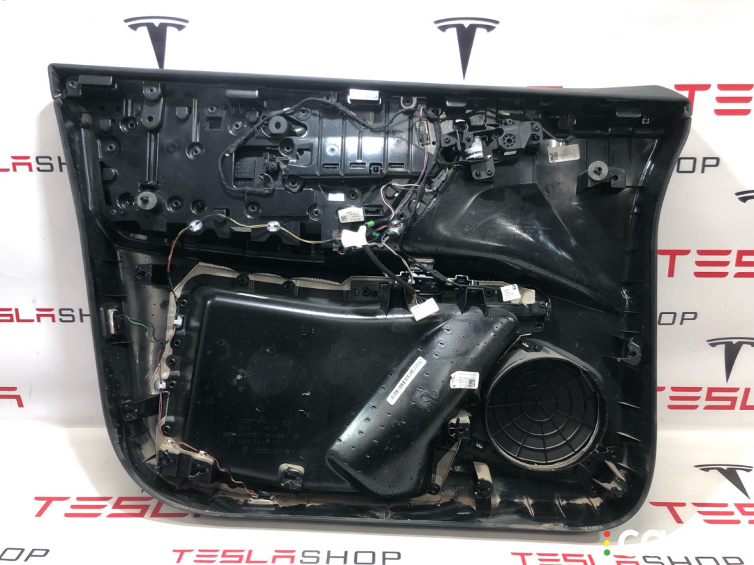 1055483-21-L обшивка двери передней правой Tesla Model X 2019г. - фото №3