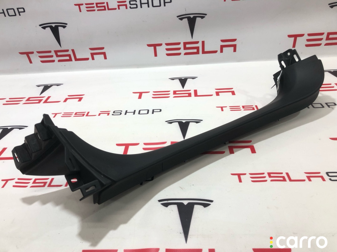 1037904-00-E, 1037905-00-E Накладка крышки багажника Tesla Model X 2019г. - фото №2