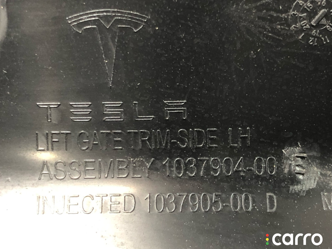 1037904-00-E, 1037905-00-E Накладка крышки багажника Tesla Model X 2019г. - фото №4