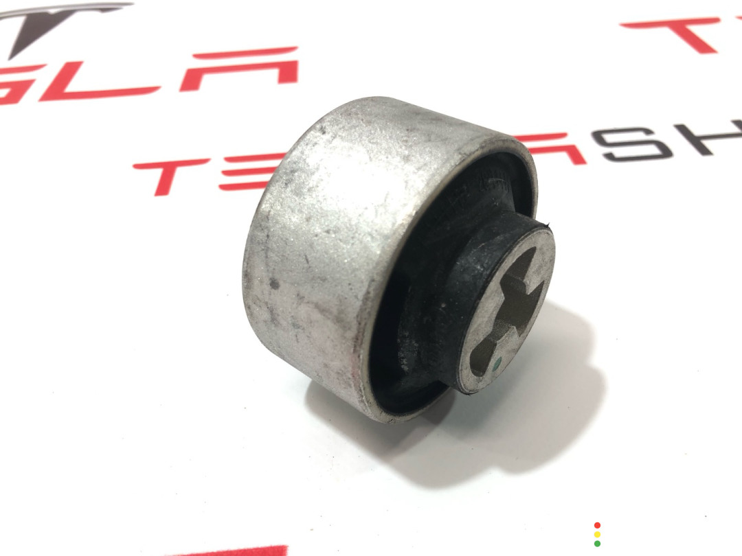 1044359-00-A, 1044354-00-A, 1044358-00-A сайлентблок Tesla Model 3 2020г. - фото №2