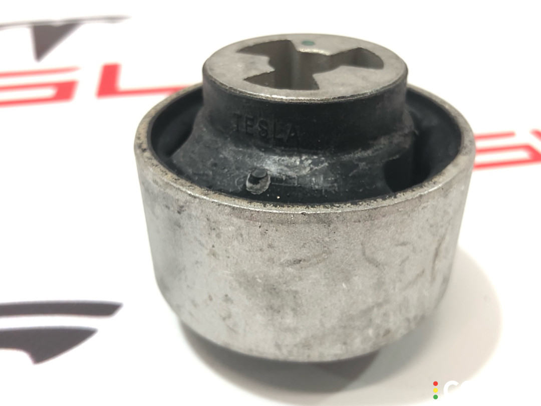 1044359-00-A, 1044354-00-A, 1044358-00-A сайлентблок Tesla Model 3 2020г. - фото №3