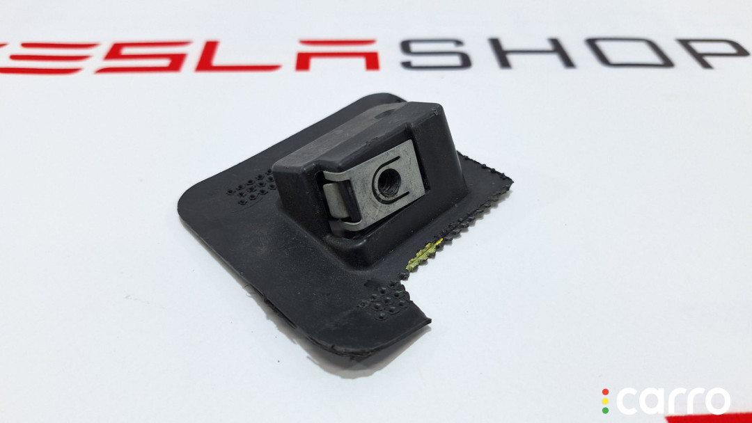1036627-00-C, 1049335-00-D, 104933900D крепление фары (кронштейн фары) Tesla Model Y 2018г. - фото №1