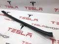 1009236-00-H, 1009255-00-G Накладка крышки багажника Tesla Model S 2013г. - фото №2
