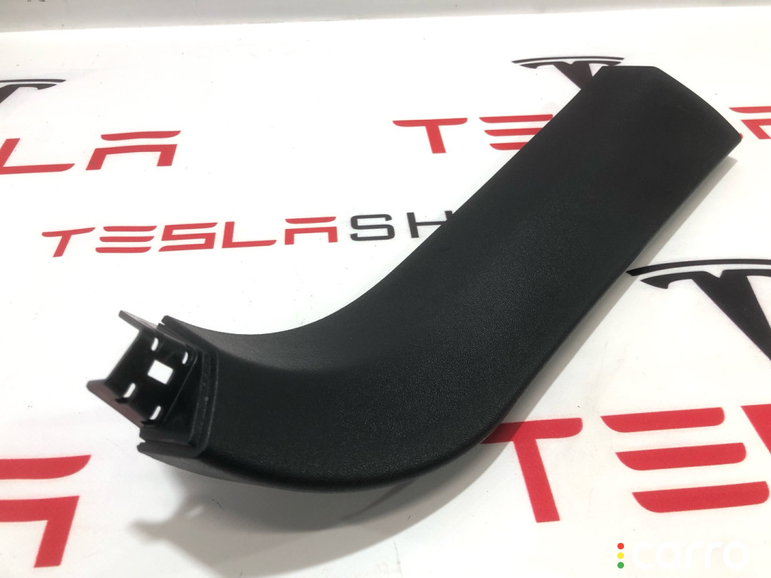 1009254-00-G, 1009235-00-I Накладка крышки багажника Tesla Model S 2013г. - фото №2