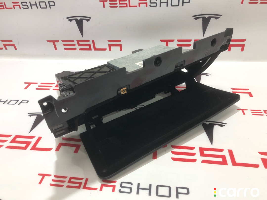 1009475-00-C, 1003327-08-L, 1035104-00-B, 1002295-00-D Бардачок Tesla Model S 2013г. - фото №1