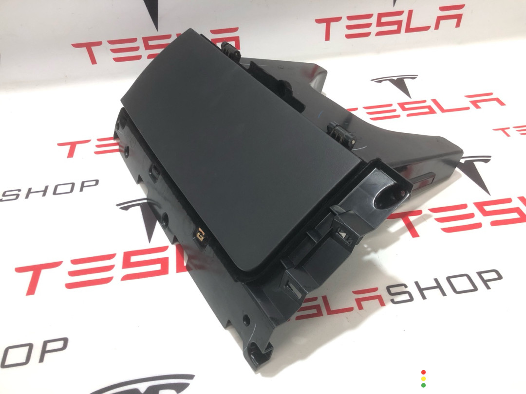 1009475-00-C, 1003327-08-L, 1035104-00-B, 1002295-00-D Бардачок Tesla Model S 2013г. - фото №4
