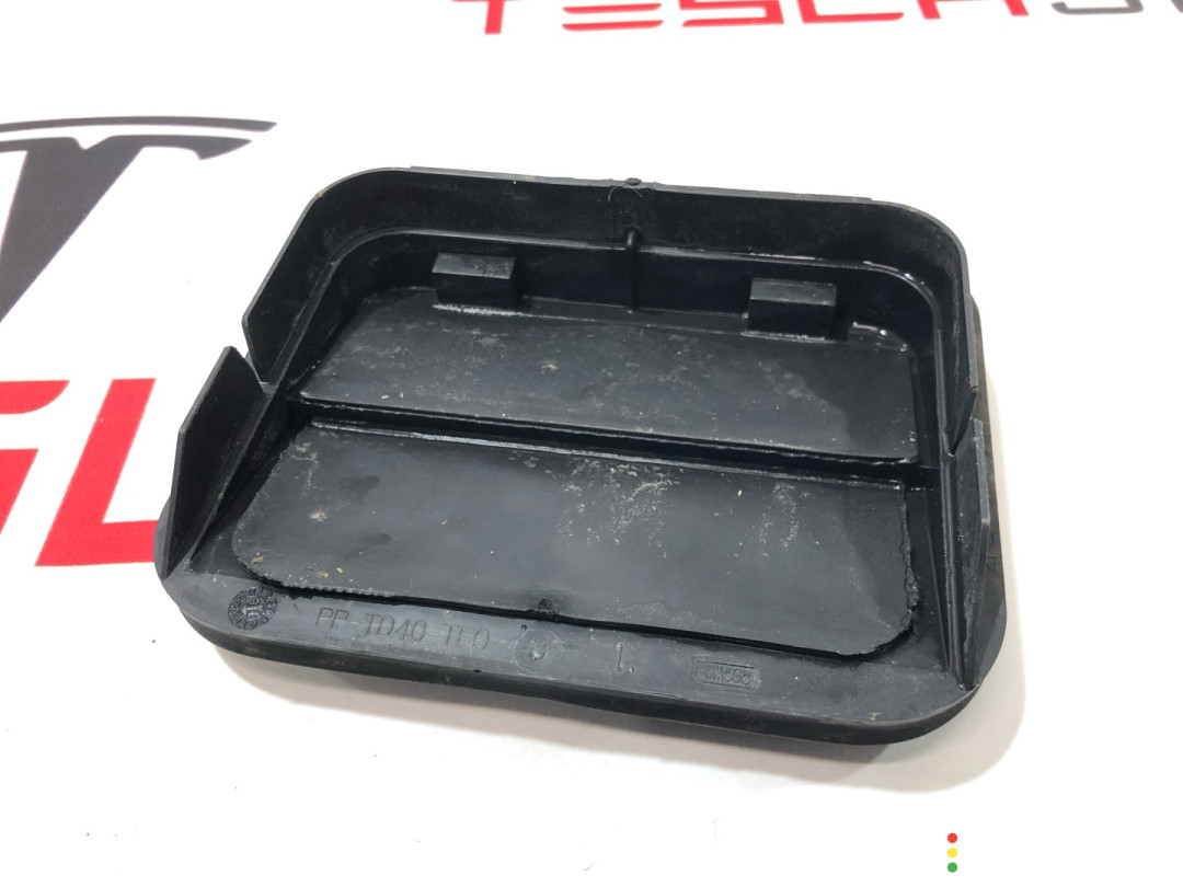 6007556, 1068034-00-C, 2F2A вентиляционный люк Tesla Model S 2013г. - фото №1