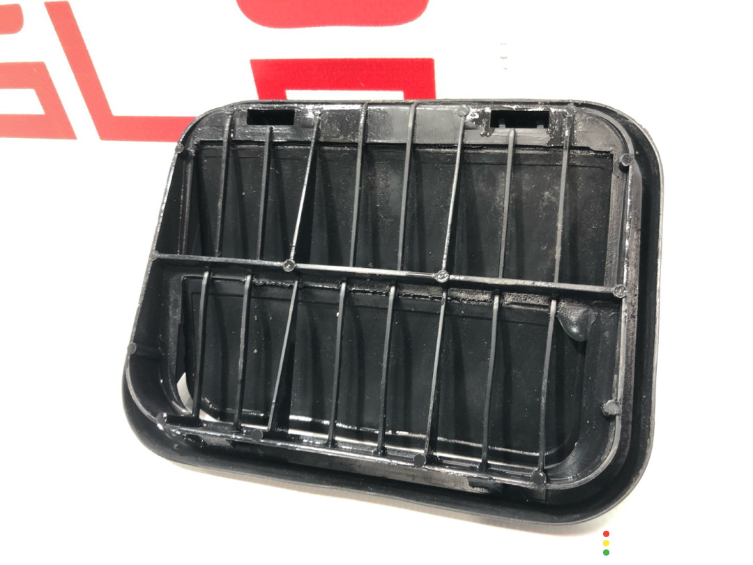 6007556, 1068034-00-C, 2F2A вентиляционный люк Tesla Model S 2013г. - фото №2