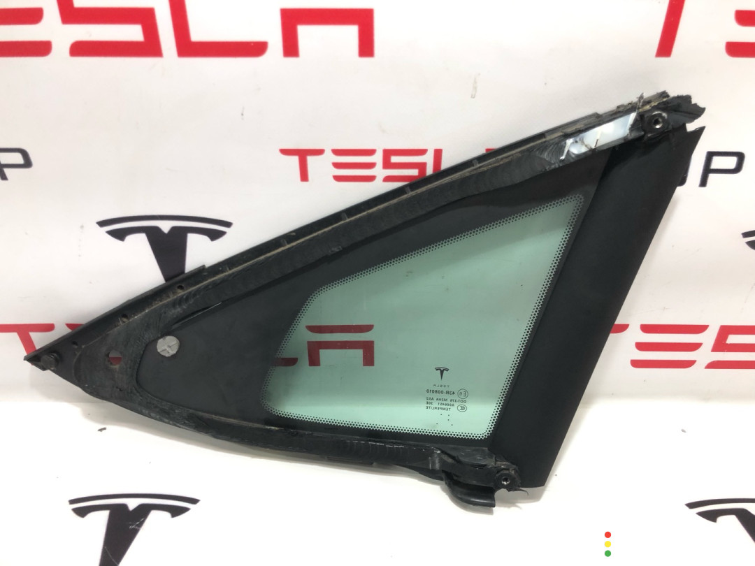 1051820-00-E, 6007188-00-F стекло кузовное левое Tesla Model S 2013г. - фото №1