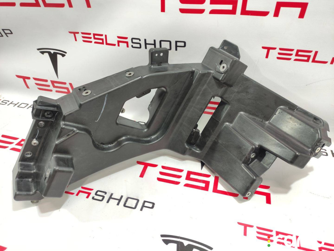 1043612-00-F, 1048807-00-A крепление фары (кронштейн фары) правой Tesla Model X 2018г. - фото №3