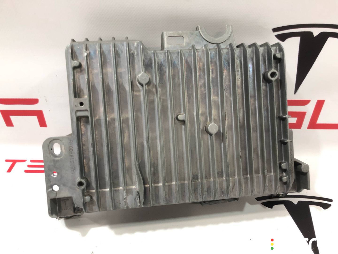 1497324-00-F, 1569303-00-A, 1583991-00-C блок управления BCM (бортовой сети) Tesla Model 3 2020г. - фото №4