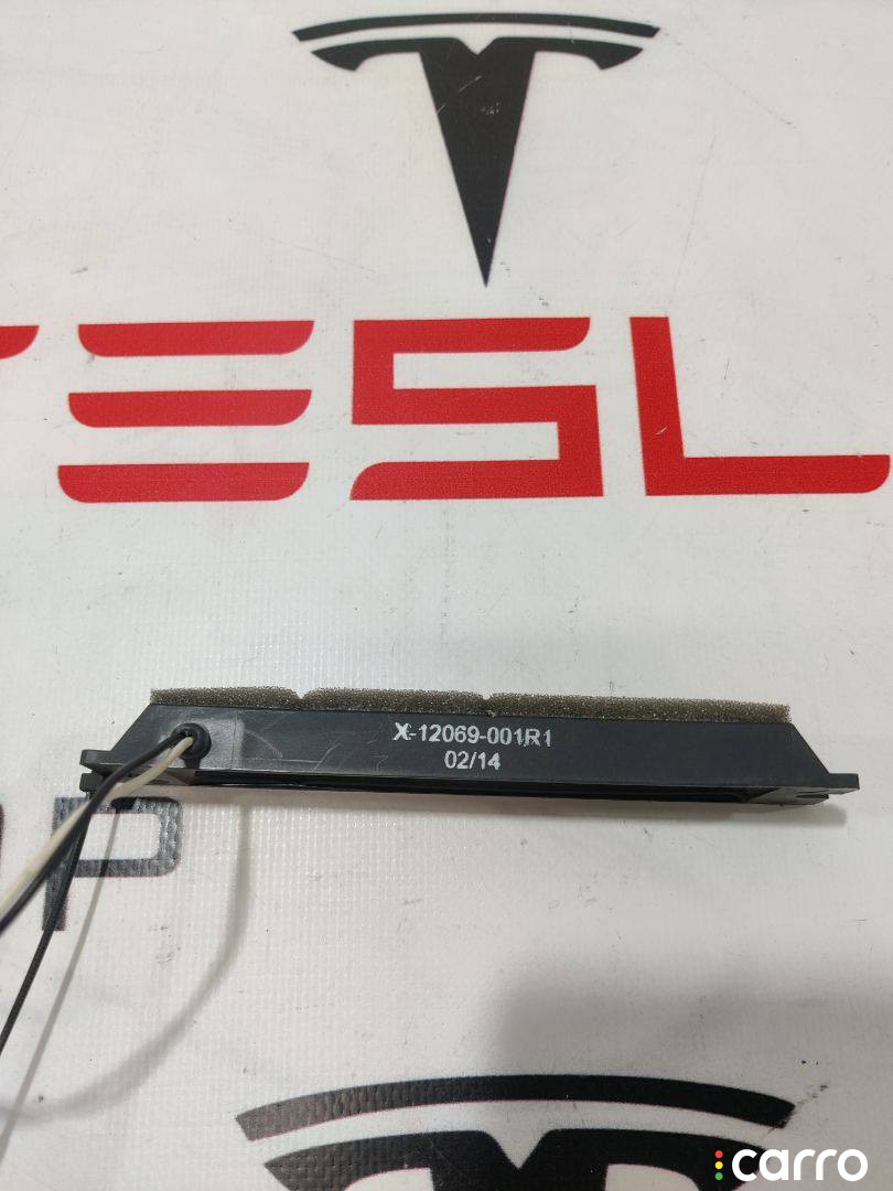 1015865-00-A, 1014951-00-A, X-12069-001R1 Антенна системы комфортного доступа Tesla Model S - фото №3