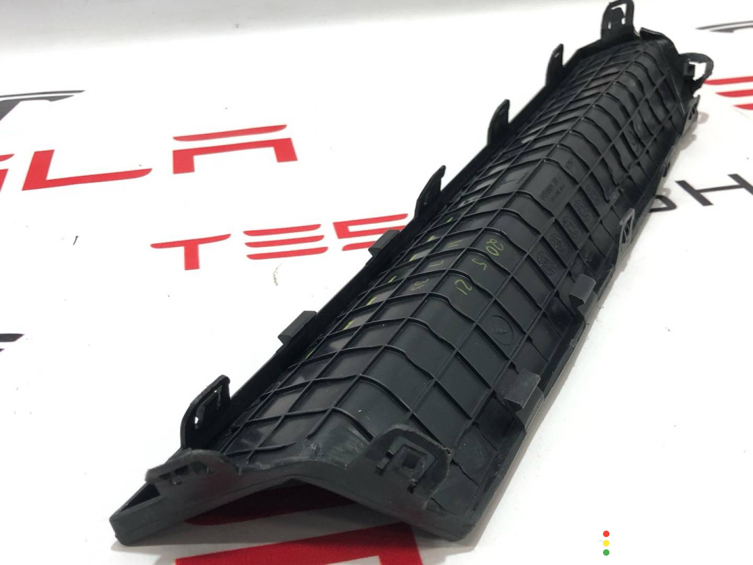 1494006-00-B, 1494009-00-A Заглушка бампера Tesla Model Y 2021г. - фото №4