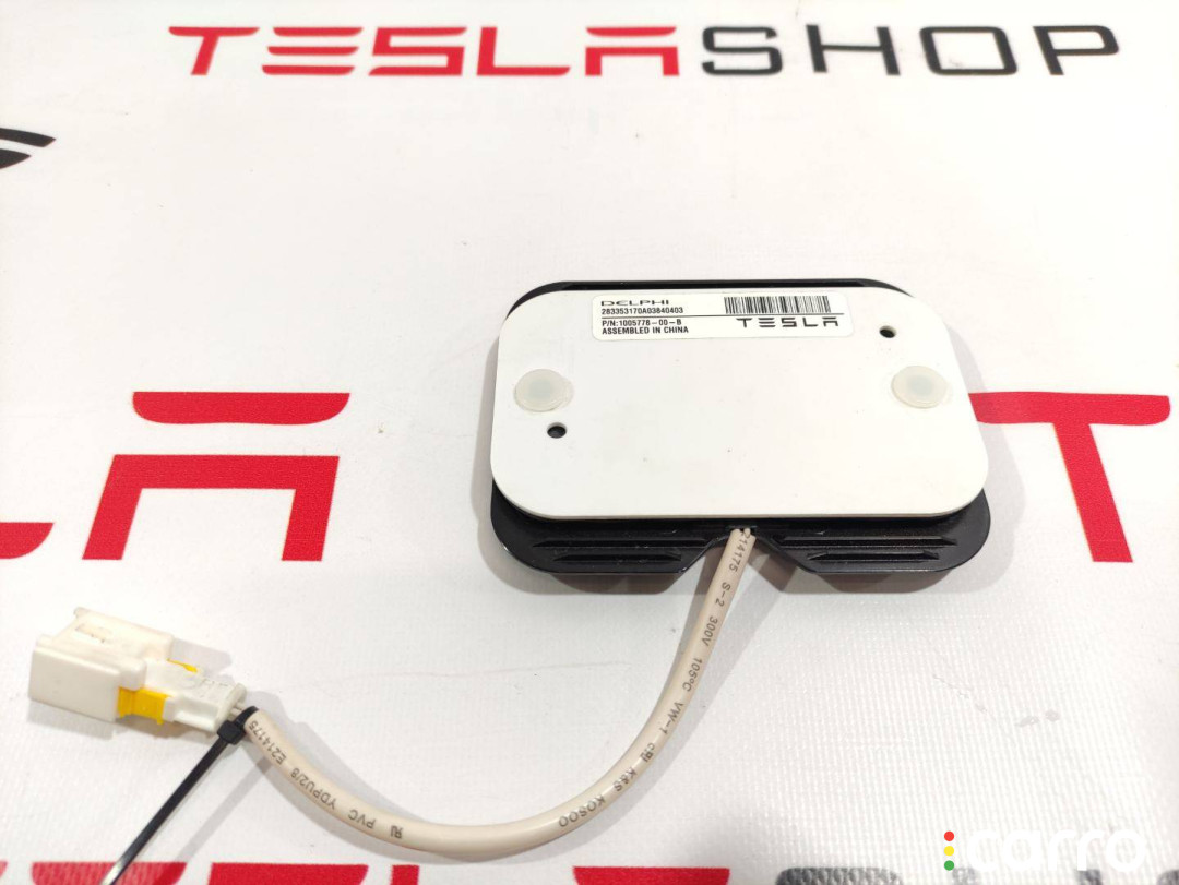 1005778-00-B Сиденье заднее Tesla Model S - фото №1