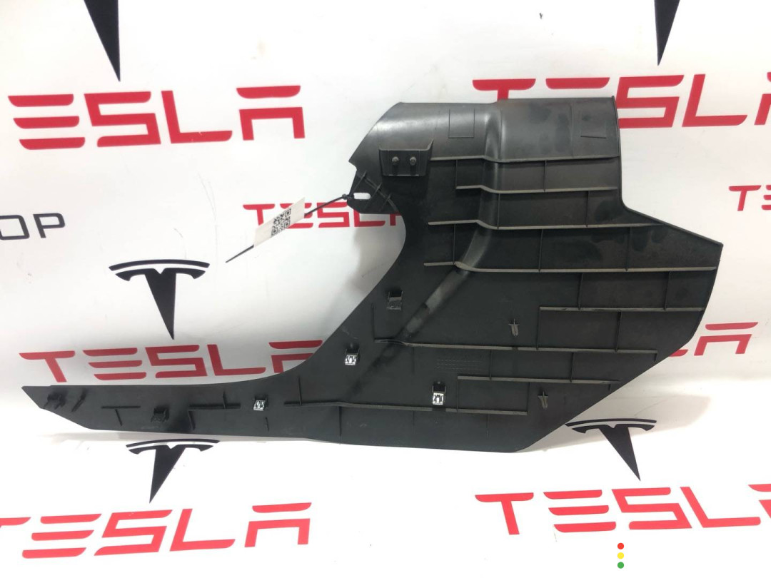 1008248-00-E Накладка центральной консоли Tesla Model S - фото №3