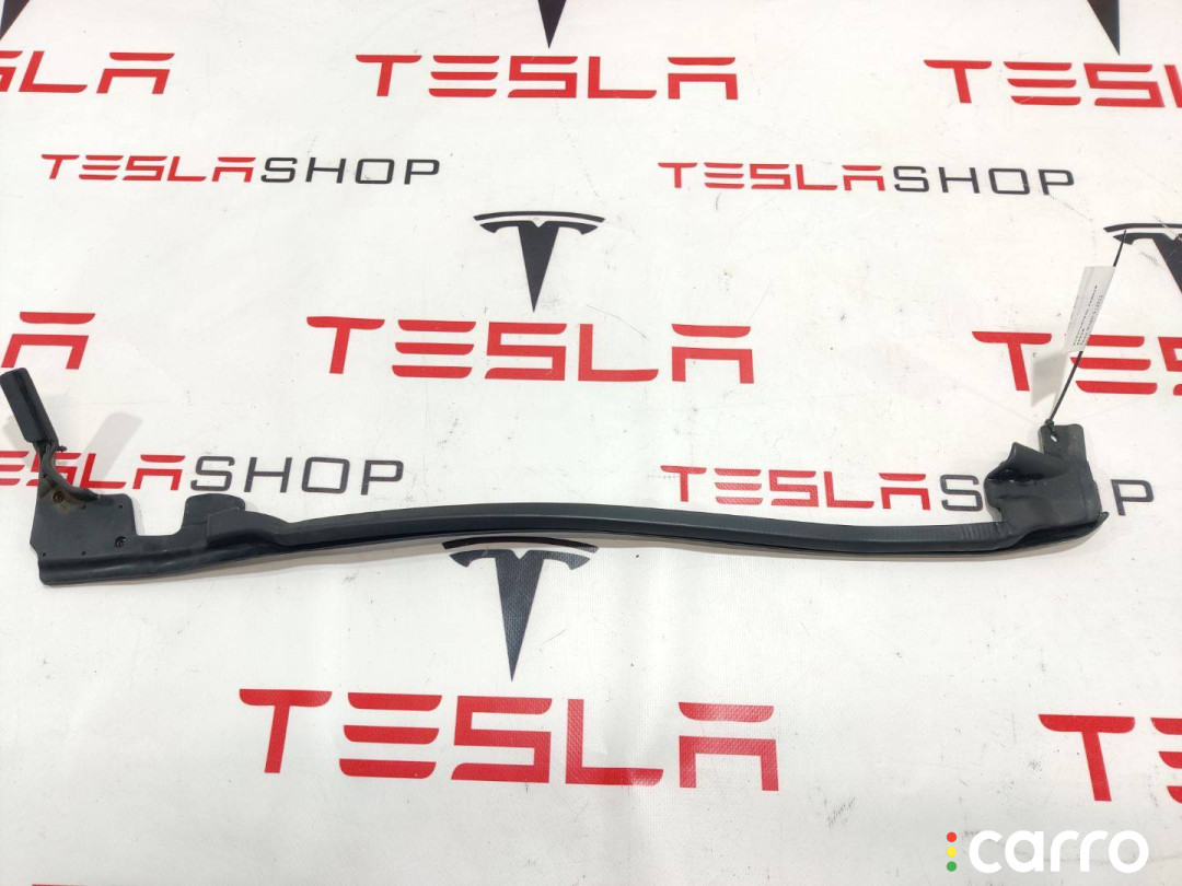 100542300D Уплотнитель задней двери Tesla Model S - фото №1