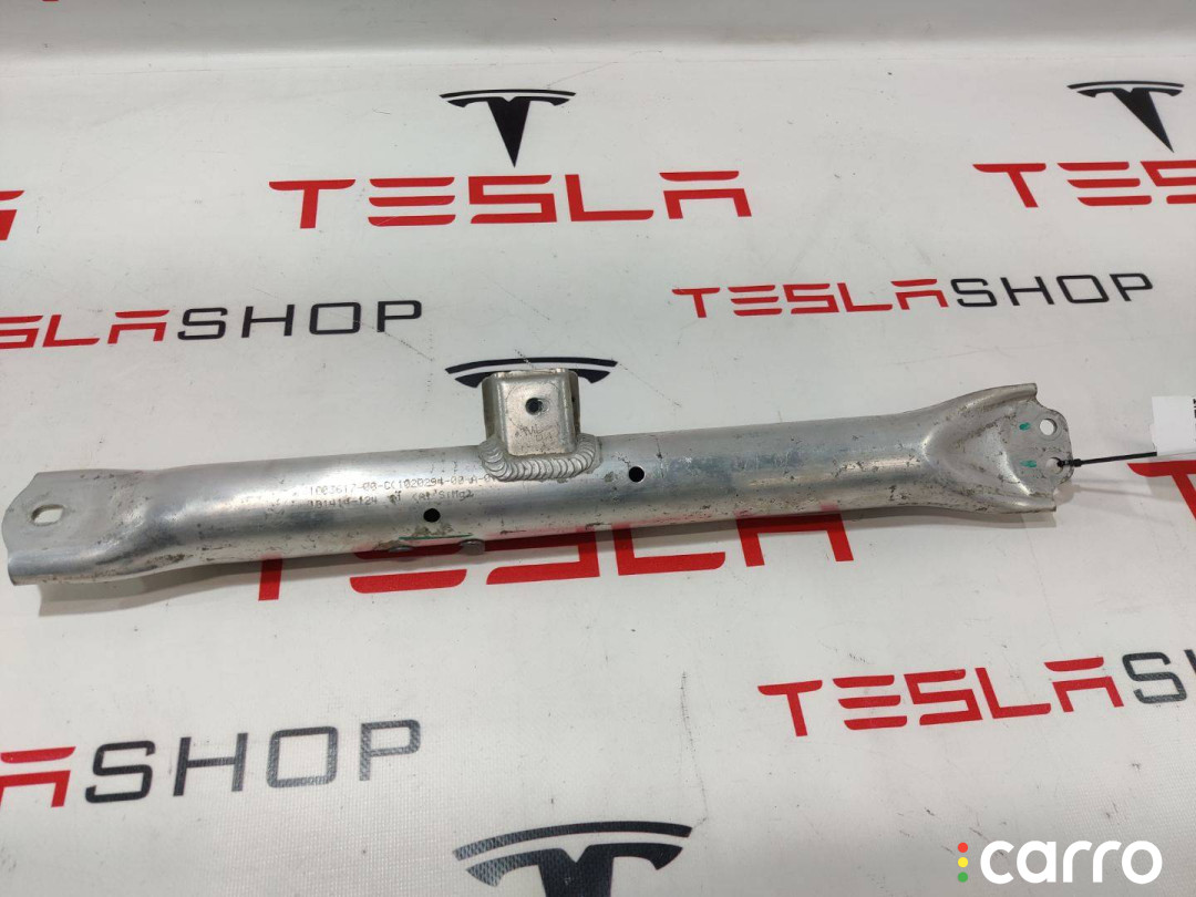 1003617-00-D распорка стоек Tesla Model S - фото №2